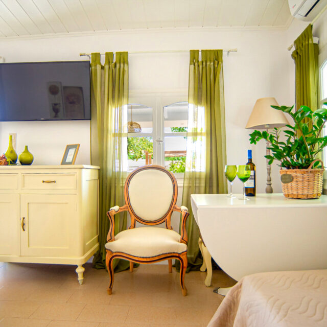 Living room with Flat screen TV.