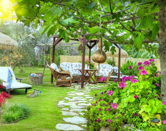 PrettySpiti_POPPY-Garden setting 2