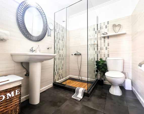 Coral Room_Pretty Bath 1a-2-2 copy